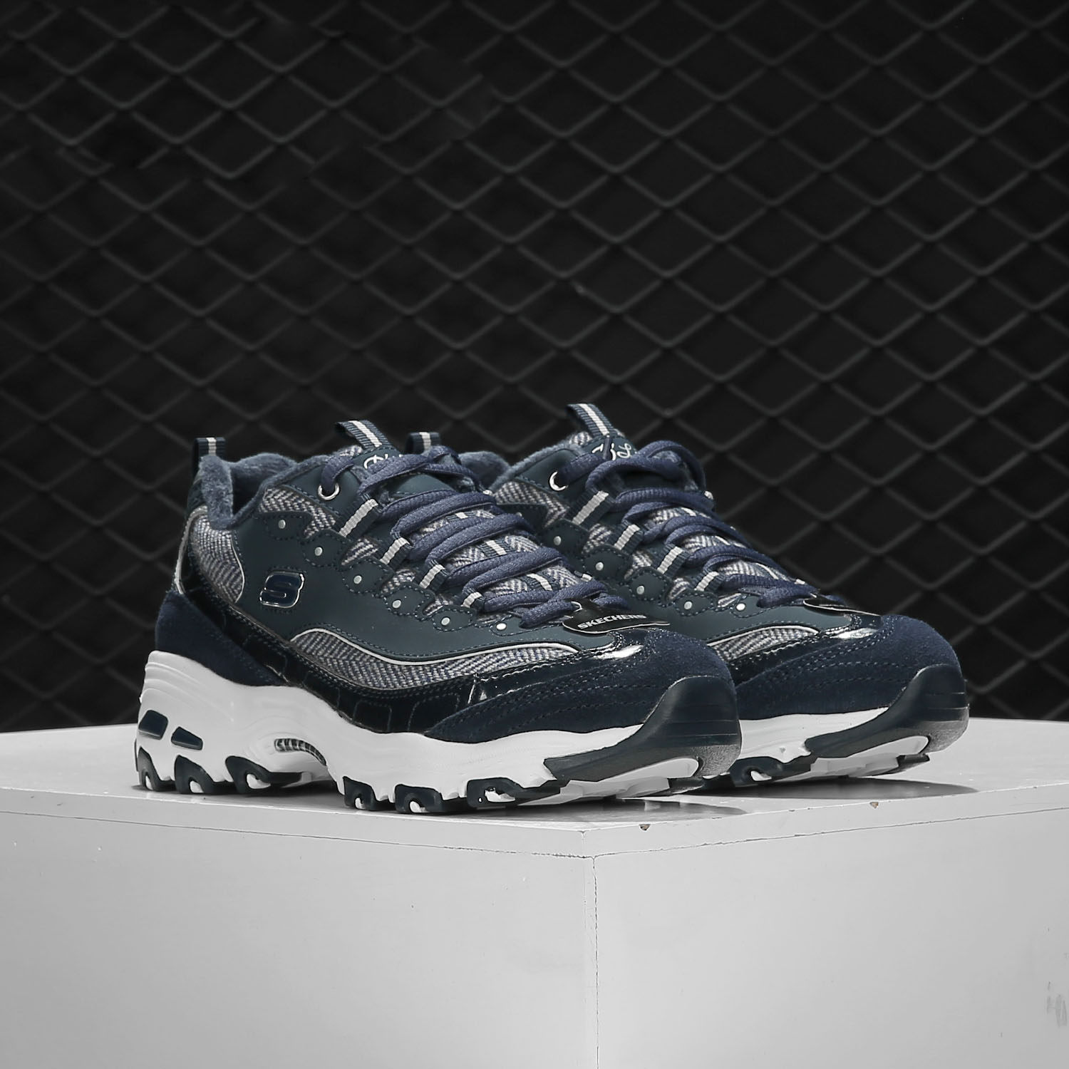 Skechers/斯凯奇正品当季新款女子厚底加绒舒适运动跑步鞋