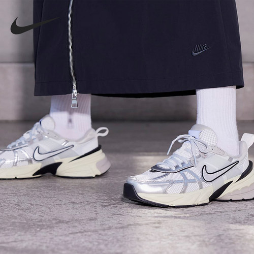 Nike/耐克正品V2K Runtekk女士训练运动跑步老爹鞋FD0736-101