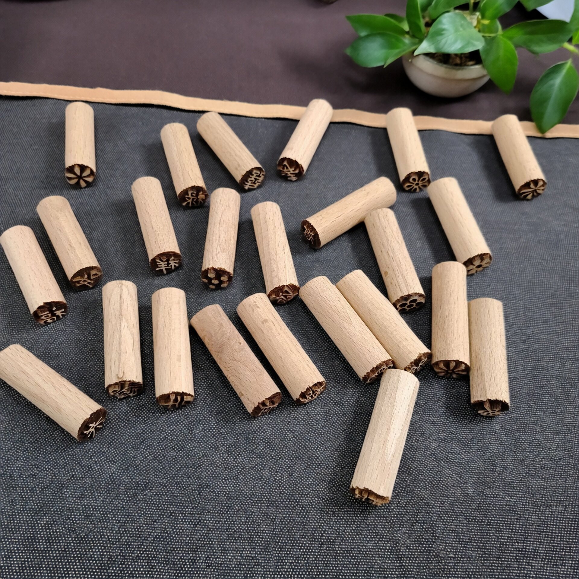 1.5cm木质印章月饼馒头面食糕点印章激光雕刻圆形实木印字花纹样