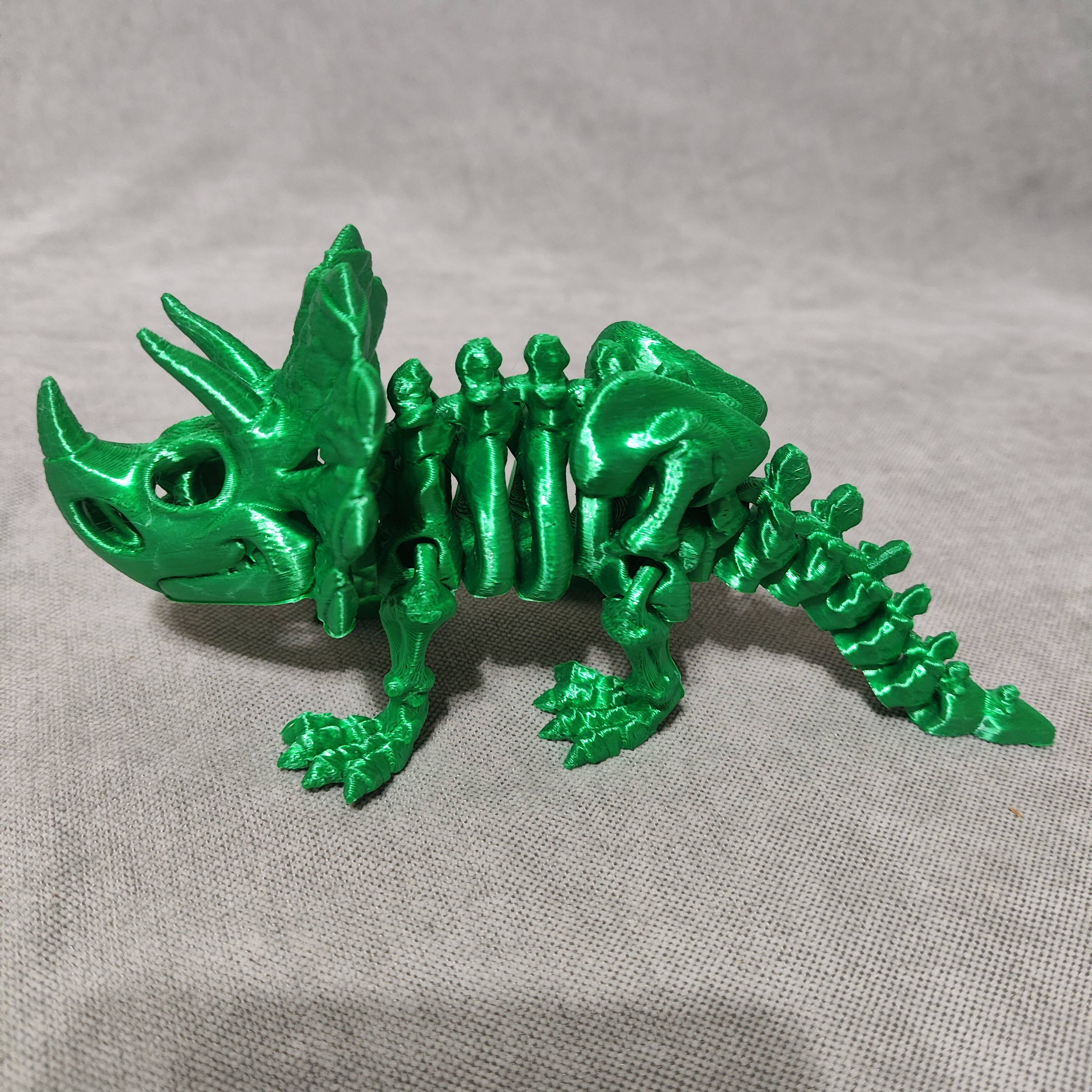 新款3D打印三角龙 恐龙玩具关节可动中国龙儿童玩具无毒无害