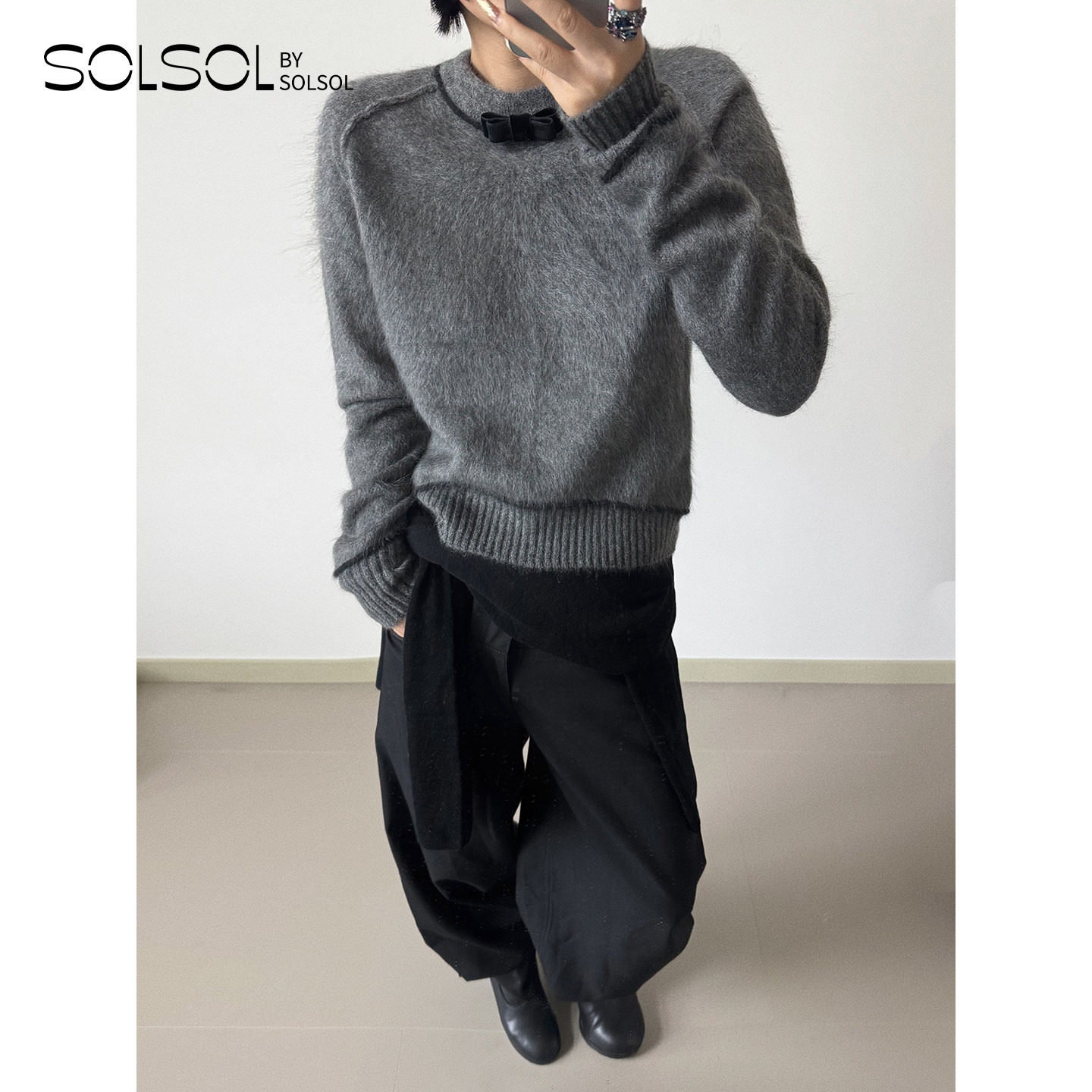 WMWM 设计师品牌 25秋冬新品牦牛绒蝴蝶结装饰长袖针织上衣SOLSOL