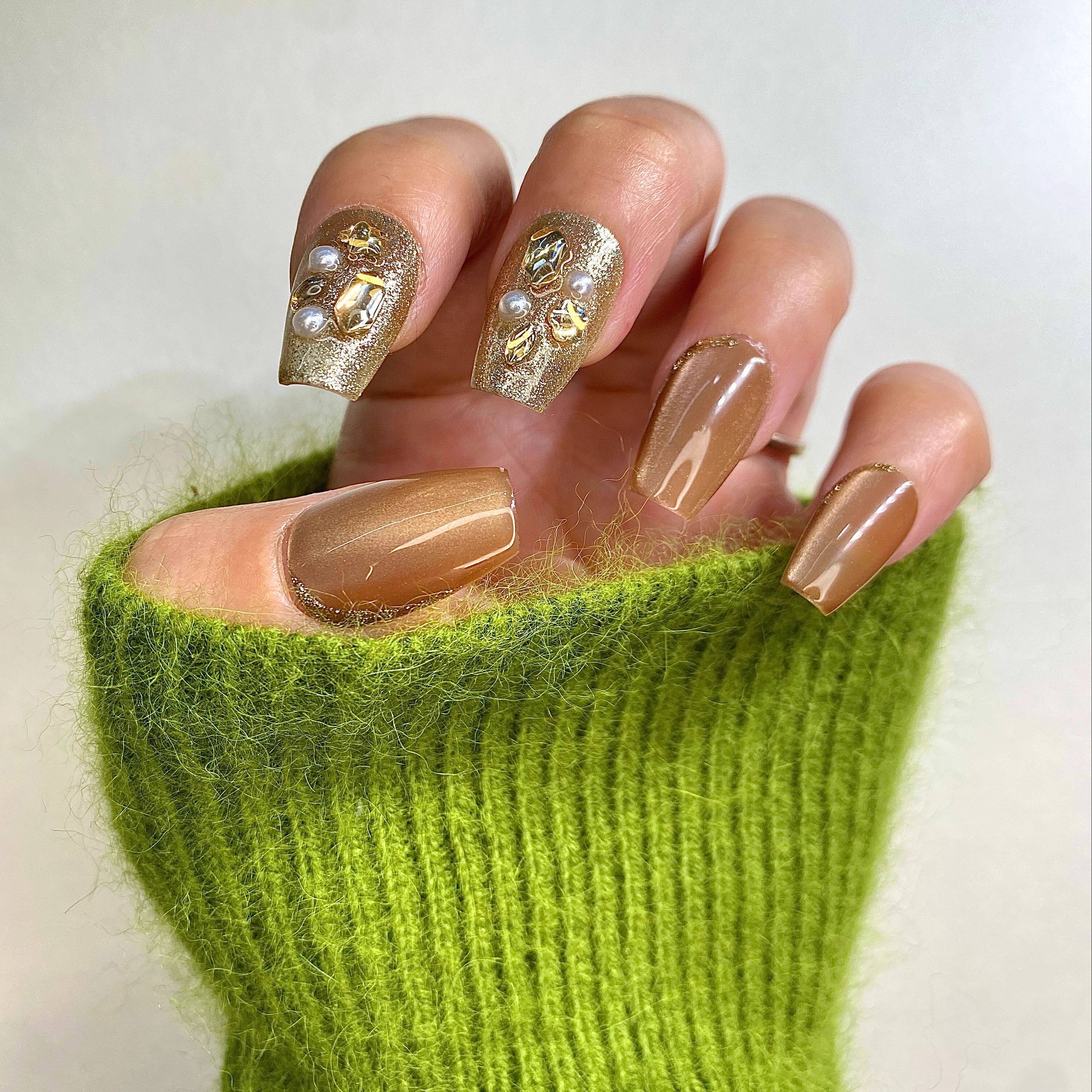 纯手工甲片小红书高级感轻奢闪爆猫眼美甲带钻纯欲夏日新款穿戴甲