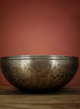 古董颂钵尼泊尔纯手工老钵铜磬收藏古钵冥想钵复古怀旧摆件唱歌碗