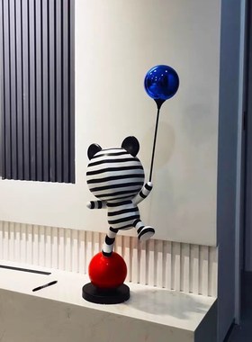 网红熊摆件卡通气球杂技熊客厅电视柜玄关落地家居装饰品乔迁送礼