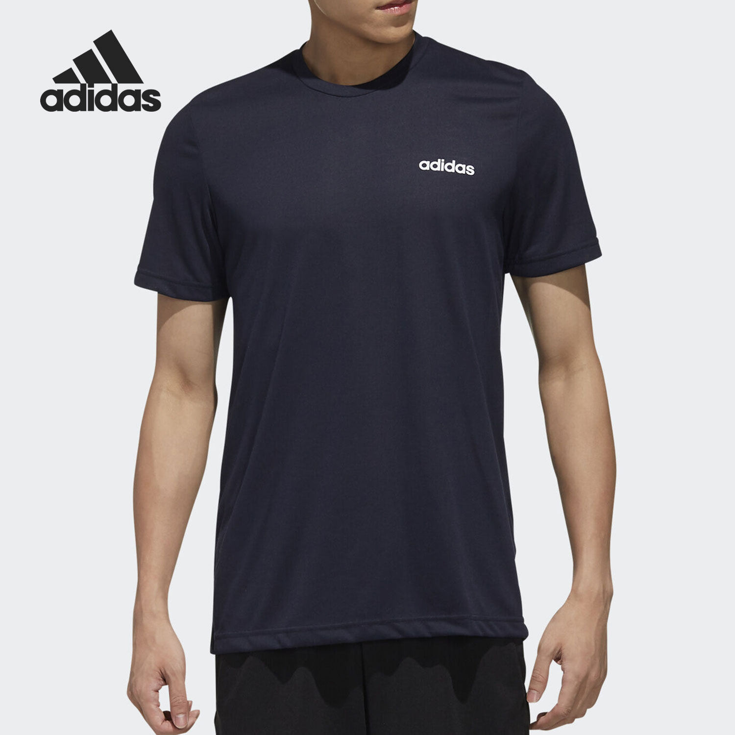 2021年春季男子透气圆领运动T恤