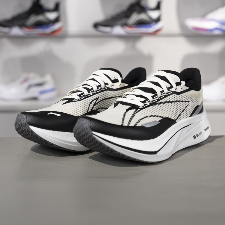 李宁正品女子缓震回弹竞速跑鞋