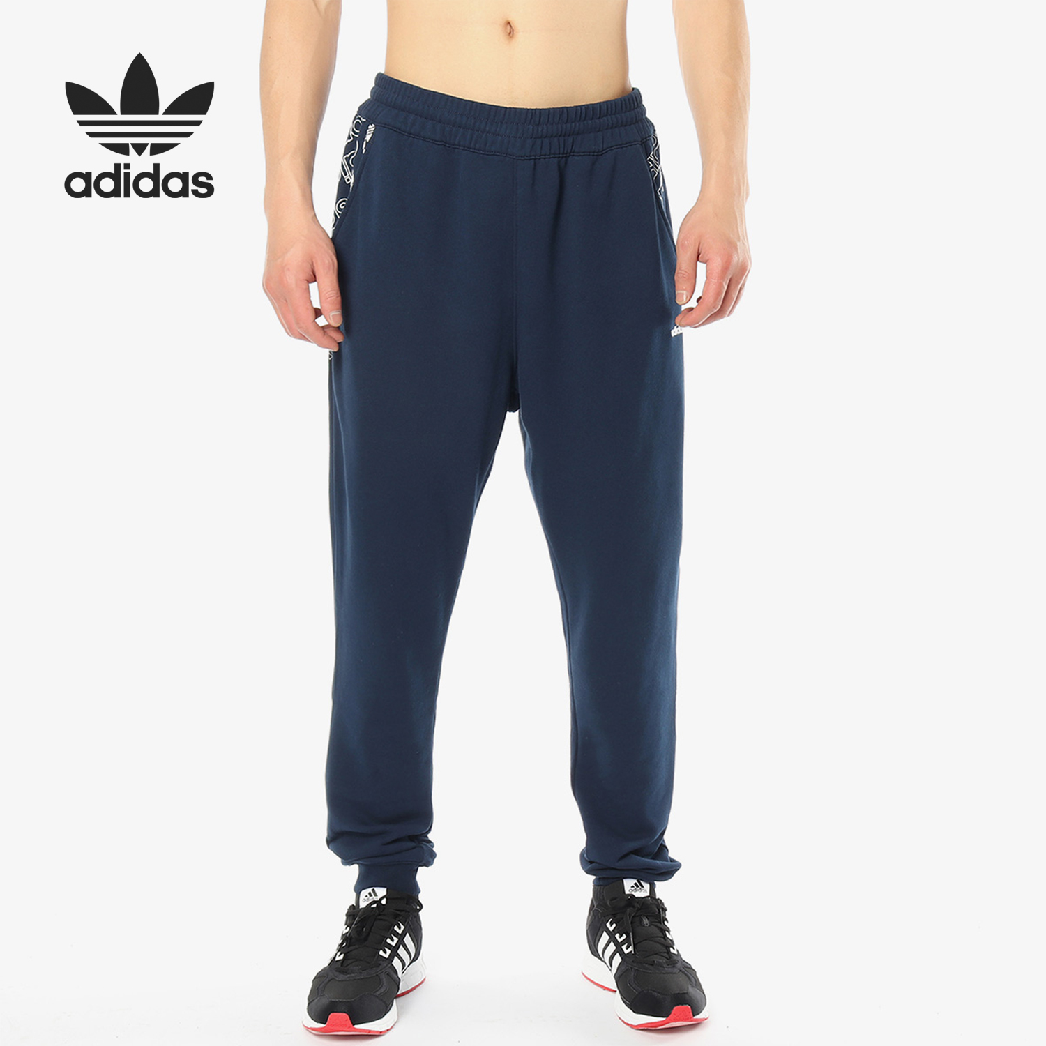 阿迪达斯三叶草男子束脚长裤