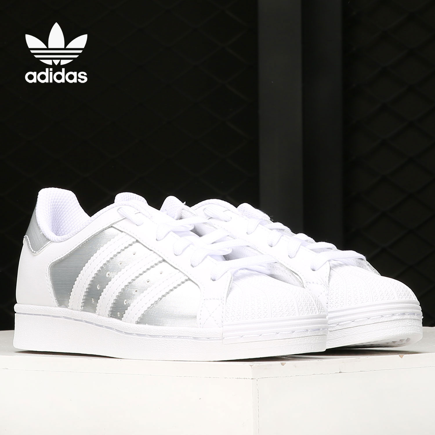 Adidas/阿迪达斯正品年新款女子夏季低帮休闲运动板鞋 FX6048