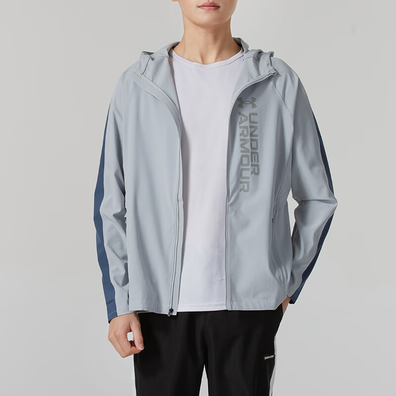 UA/安德玛正品新款男子跑步运动梭织拉链连帽夹克外套1377486-011