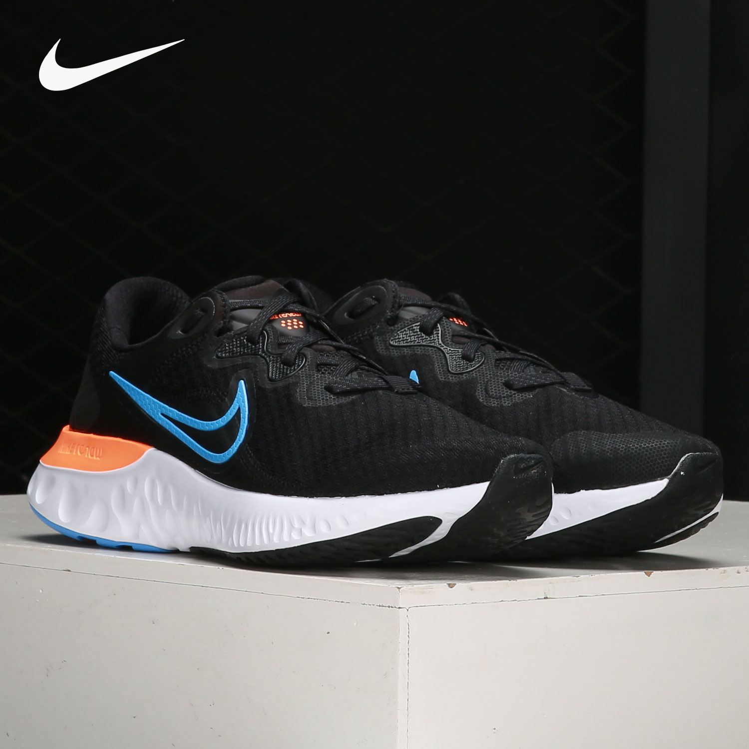 耐克男女缓震运动跑步鞋