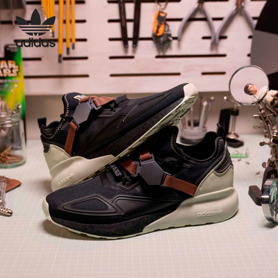 Adidas/阿迪达斯正品三叶草女士运动拼接时尚跑步鞋FX9113