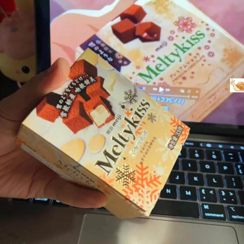 雪吻巧克力冬日限定冬季meiji小包装喜糖混合礼盒装chiikawa