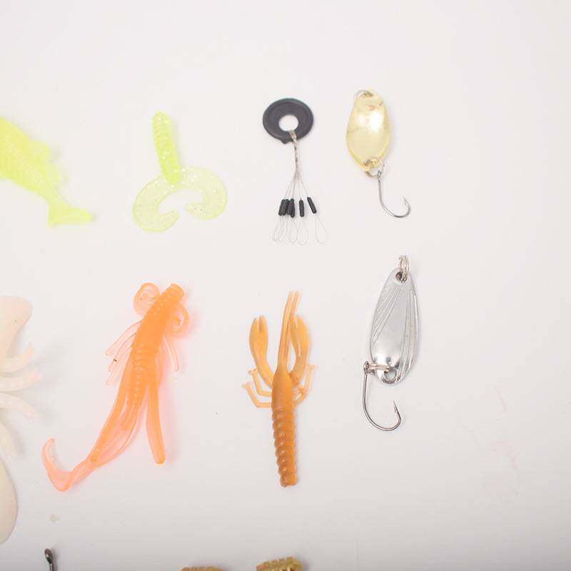 路亚饵38件套多功能海水淡水鱼饵鱼钩青蛙亮片套装