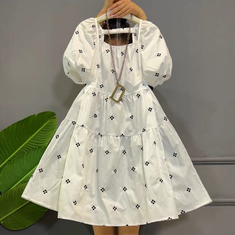 加肥大码女装方领碎花显瘦收腰连衣裙胖妹妹收腰显瘦中长款淑女裙