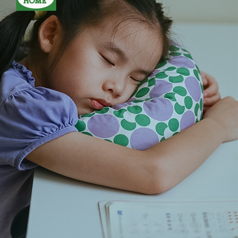 午睡枕小学生趴睡枕儿童午睡神器趴桌趴着睡觉午休枕头.抱枕u型枕