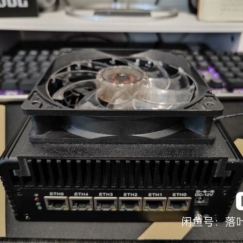 畅网8505六网C口大背头散热底座