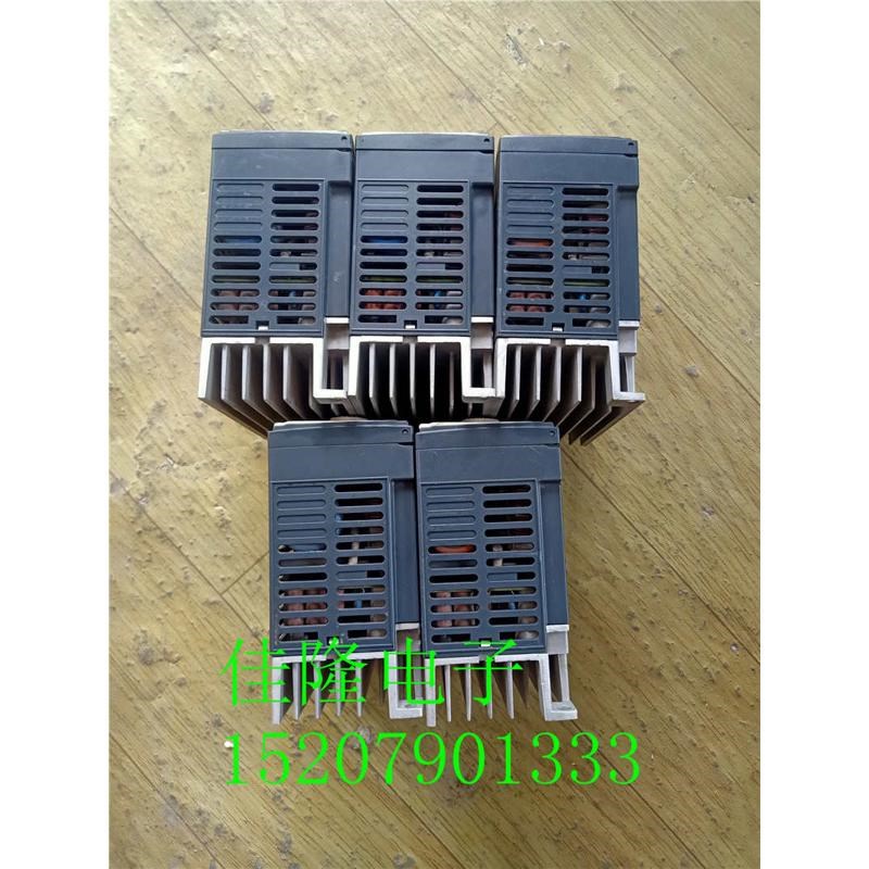 施耐德变频器ATV312H075M2 0D.75KW 220V现货实物图包好