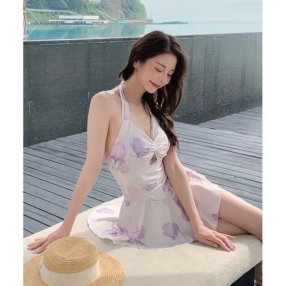 绝美泳衣女2025新款泡温泉小个子高级感保守遮肚显瘦挂脖女士泳装