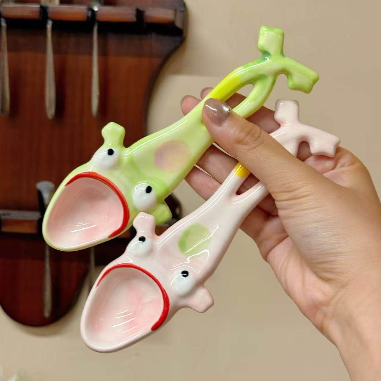 抽象搞怪青蛙勺陶瓷长柄喝汤调羹高颜值陶瓷勺子吃饭家用汤勺送礼,厨房/烹饪用具,汤勺,淘宝优惠券,粉丝福利购,淘宝优惠卷