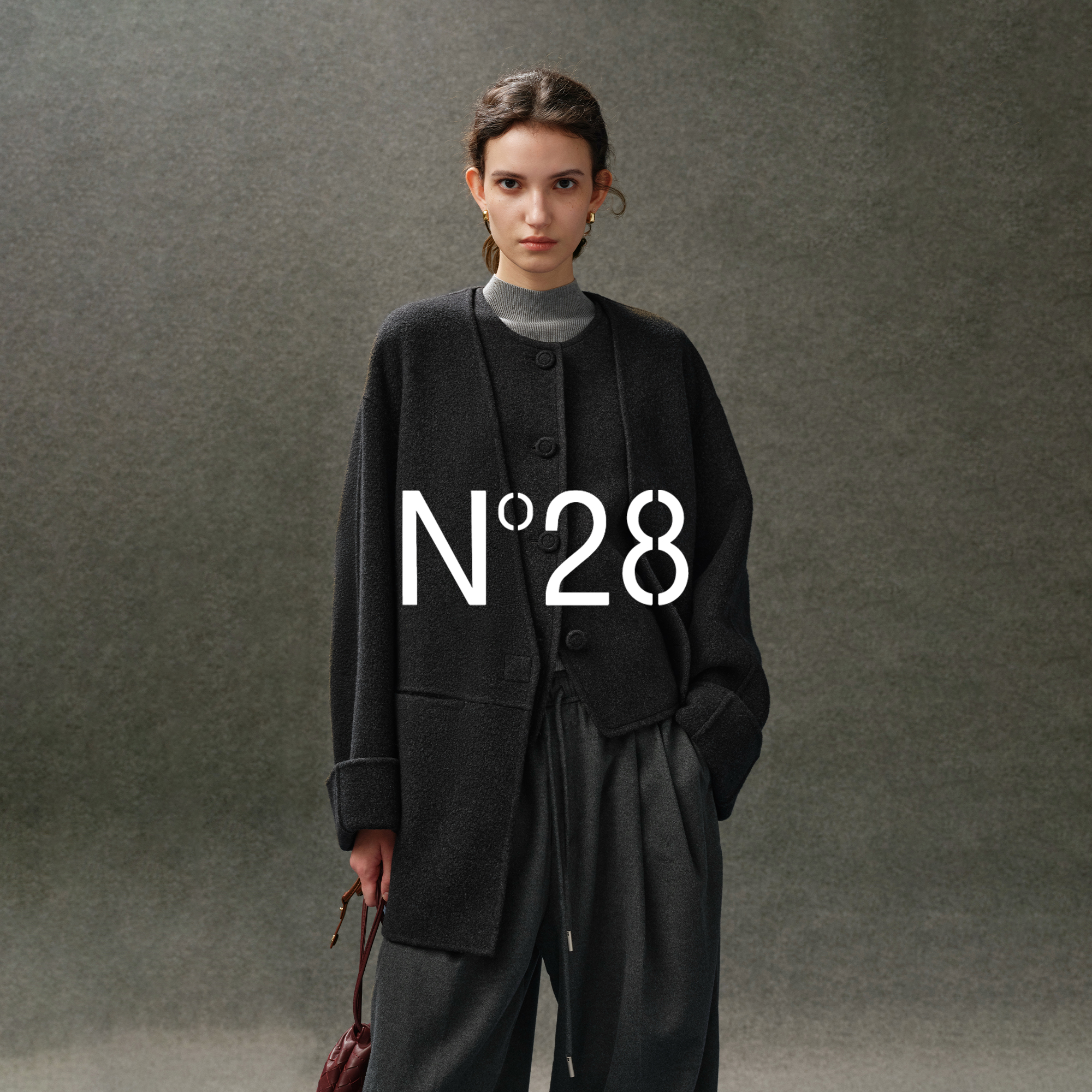 V领毛呢大衣女宽松高级感