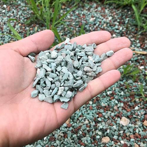 厂家直销天然绿沸石50斤装园艺多肉植物铺面石3-6mm 园林绿化造景