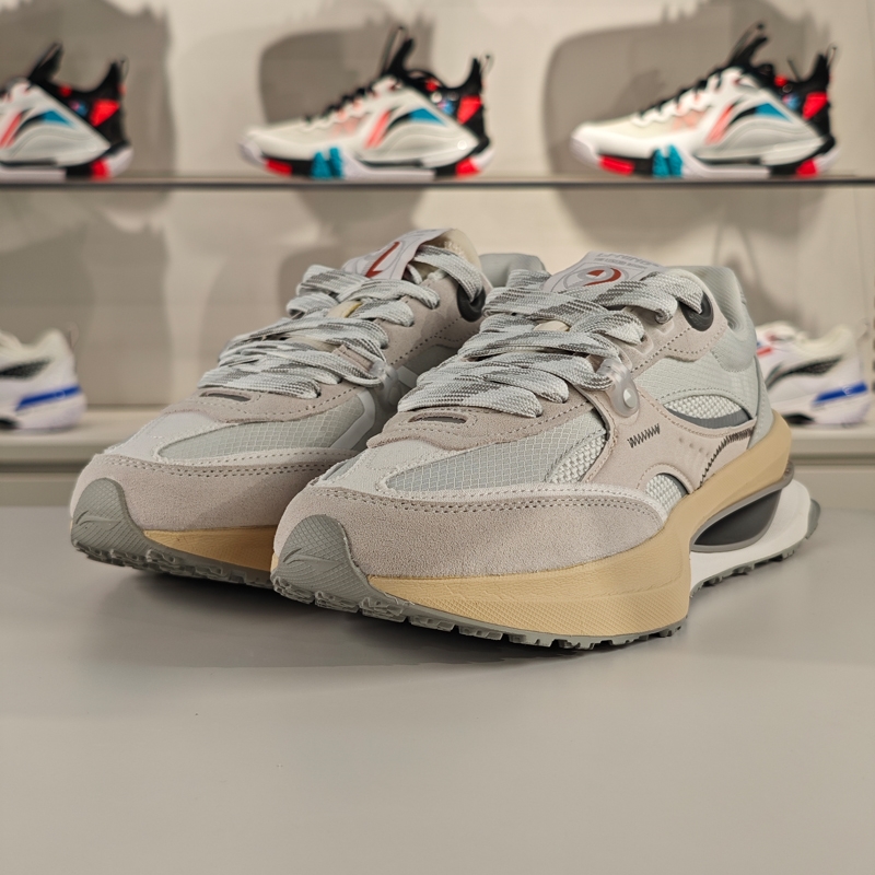 李宁正品新款男子系带耐磨透气复古缓震日常运动休闲鞋AGCT249-1