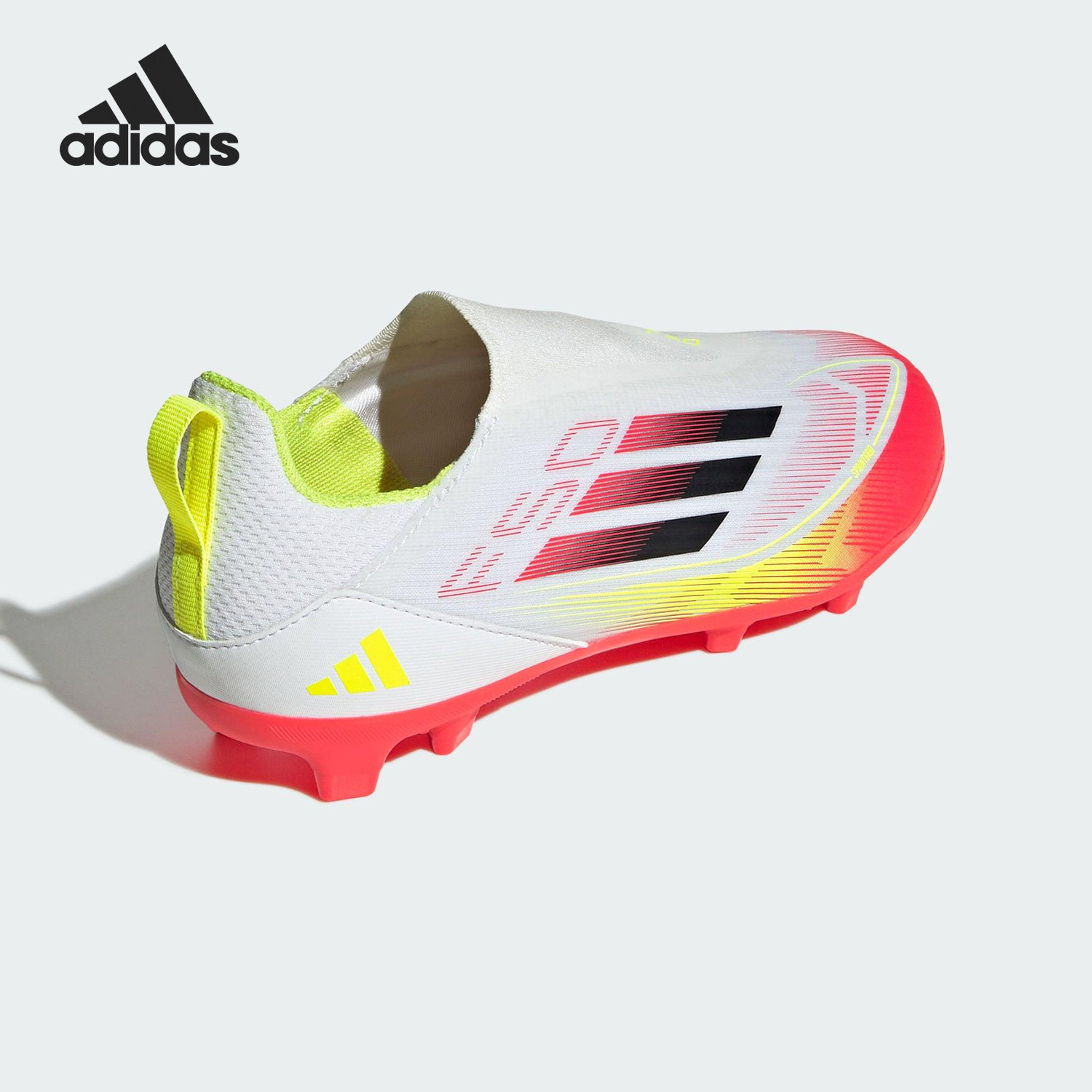 Adidas/阿迪达斯正品新款儿童运动耐磨无鞋带足球鞋IE3743