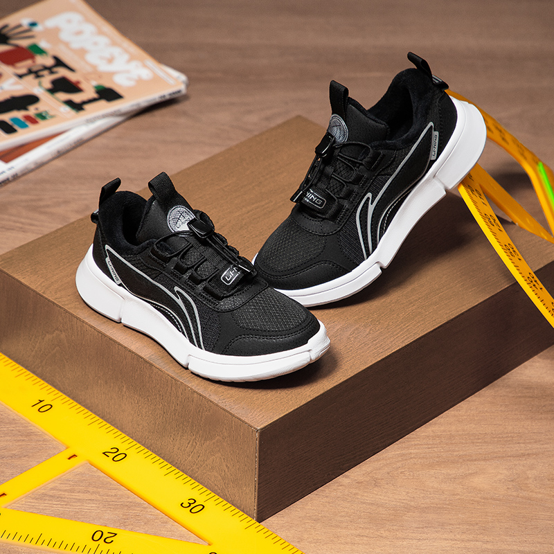 Lining/李宁正品2023新款儿童加绒保暖轻便低帮运动休闲鞋YKCS192