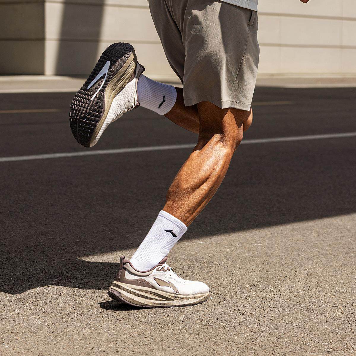 李宁正品悠适防护版男子防泼水轻便舒适减震休闲慢跑鞋ARSV095