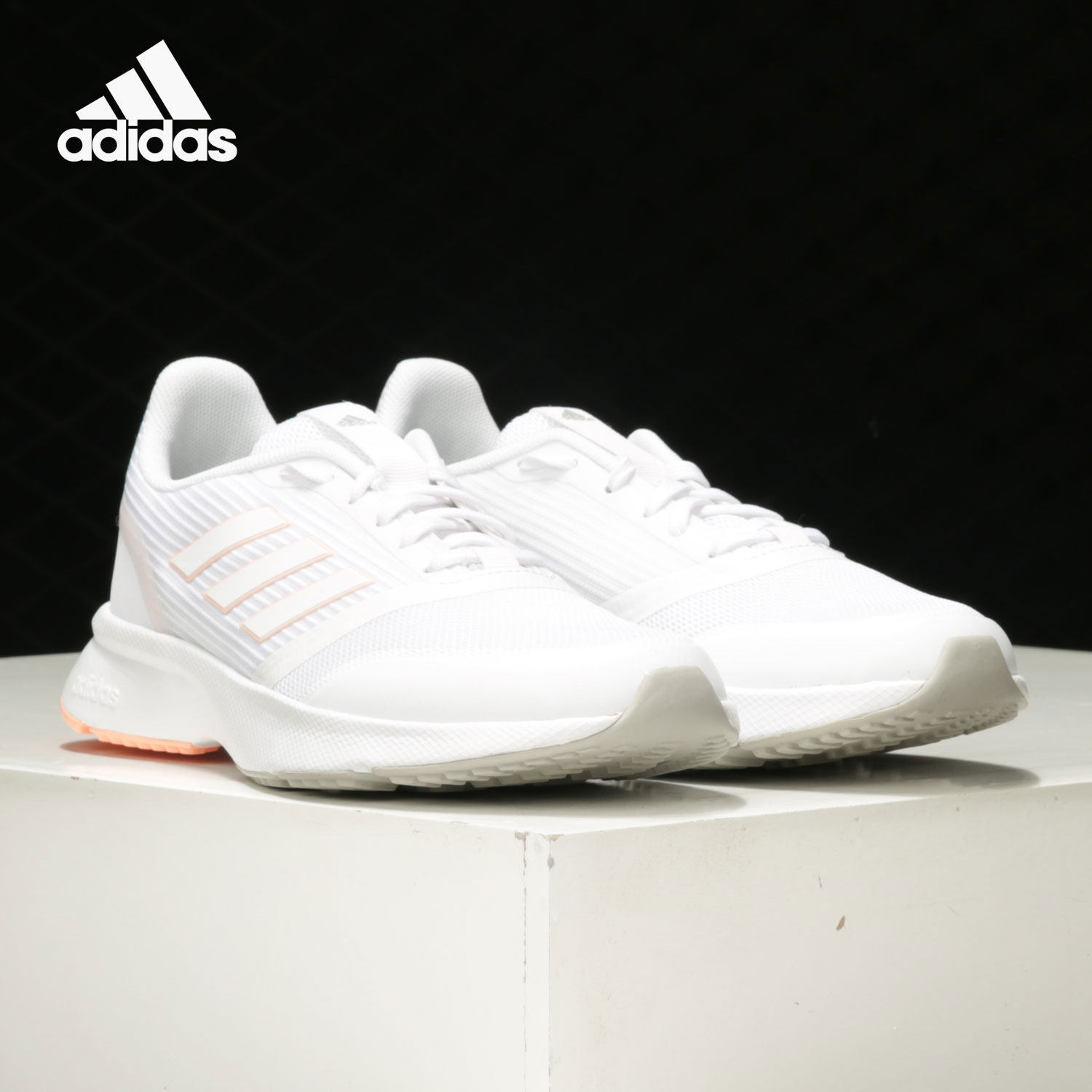 Adidas/阿迪达斯正品 NOVA FLOW女子透气轻便鞋轻便跑步鞋 FW5081