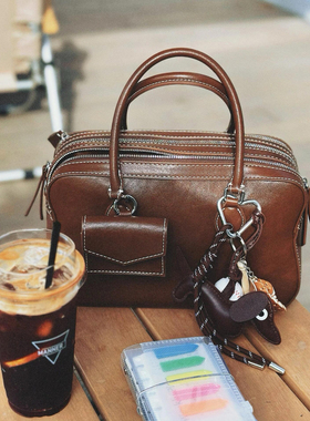 达芙妮Daphne枕头包时尚手提单肩包小众波士顿保龄球包BV240943