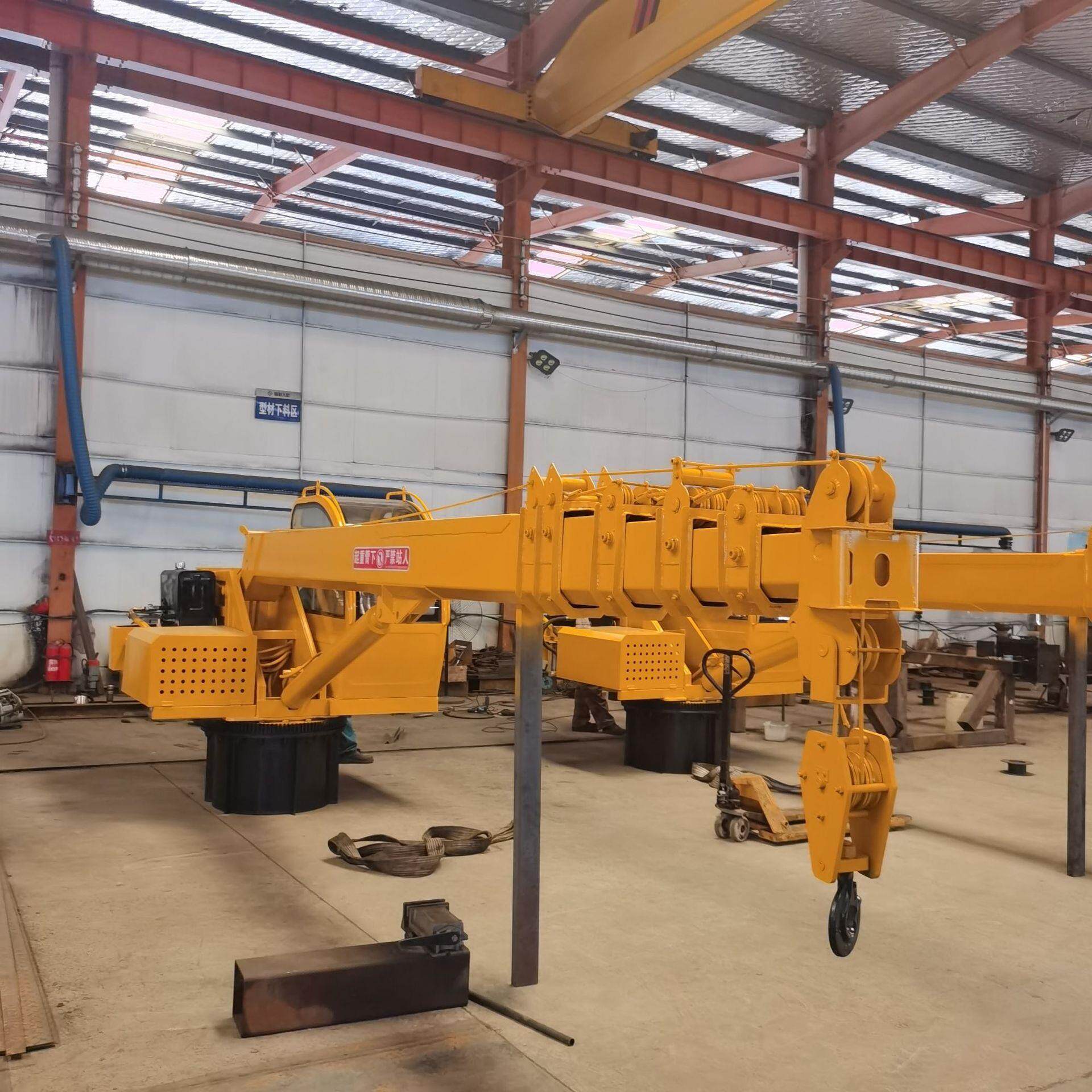 船用吊机码头起重机伸缩悬臂小型港口渔船甲板液压固定吊机克令吊