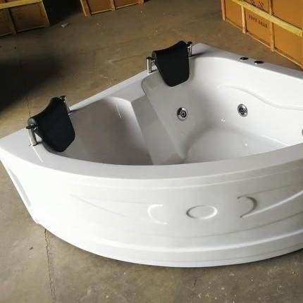 厂供1.5米双人扇形三角亚克力冲浪按摩浴缸角落 corner bathtub