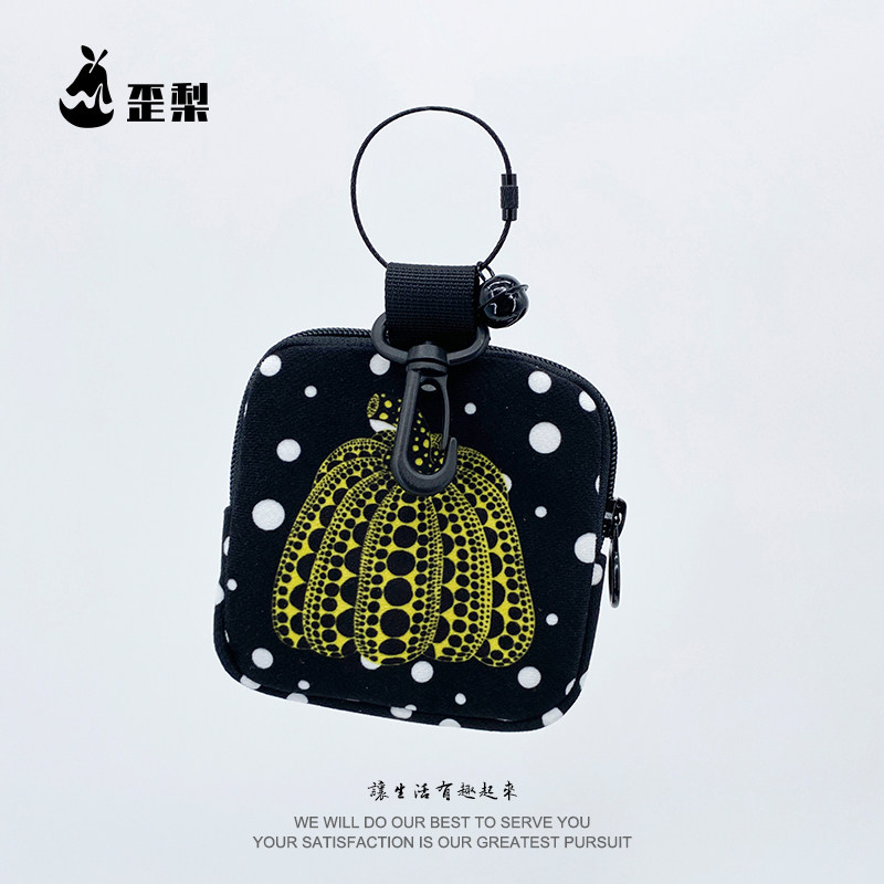 歪梨波点南瓜铃铛零钱包图片