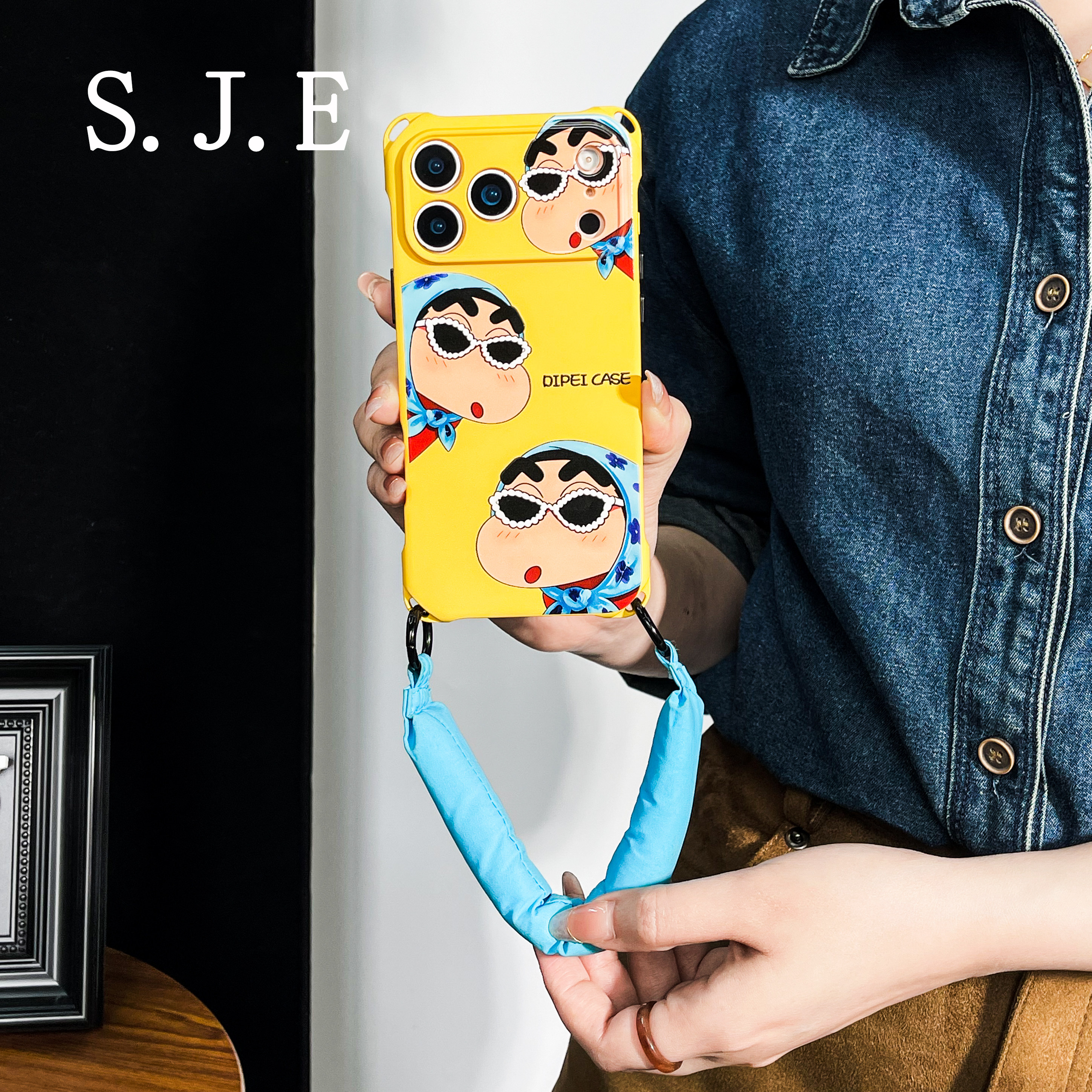 可爱头巾小新手机壳四角开孔适用于苹果17promaxiPhone