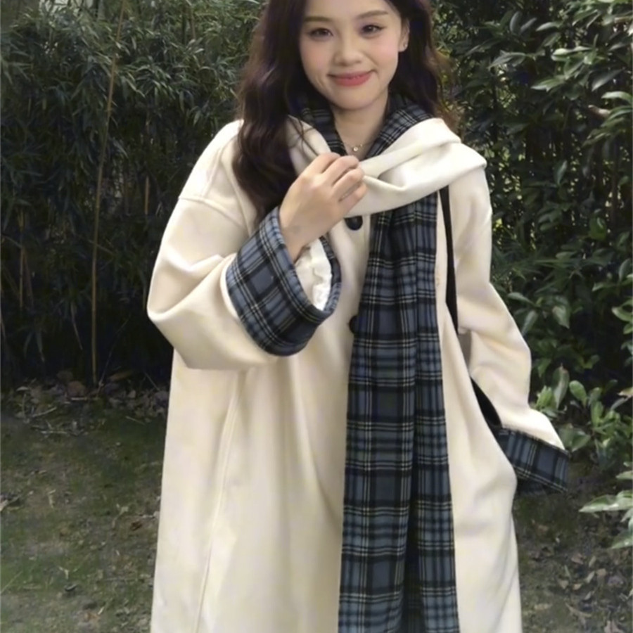 韩系高级感拼接格子围巾呢子大衣女小个子冬季慵懒中长款毛呢外套
