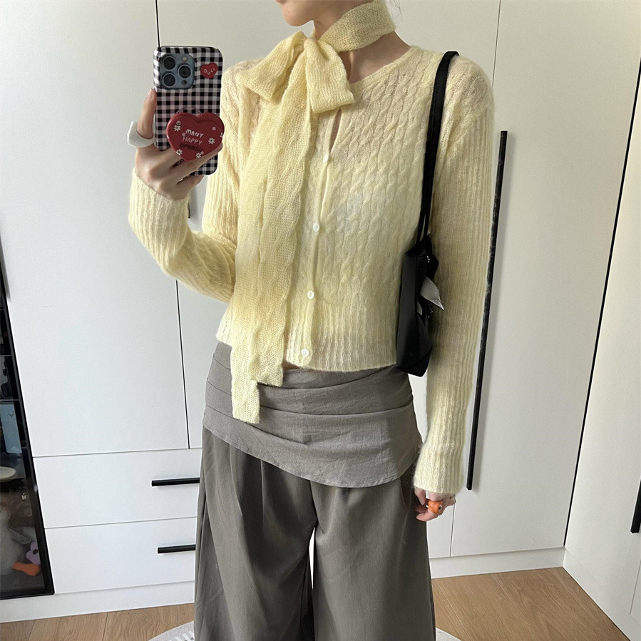 韩系甜美黄色围巾针织毛衣外套女