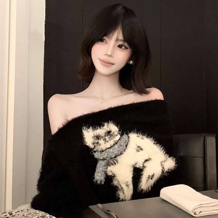 韩系高级感小猫印花一字肩毛衣女