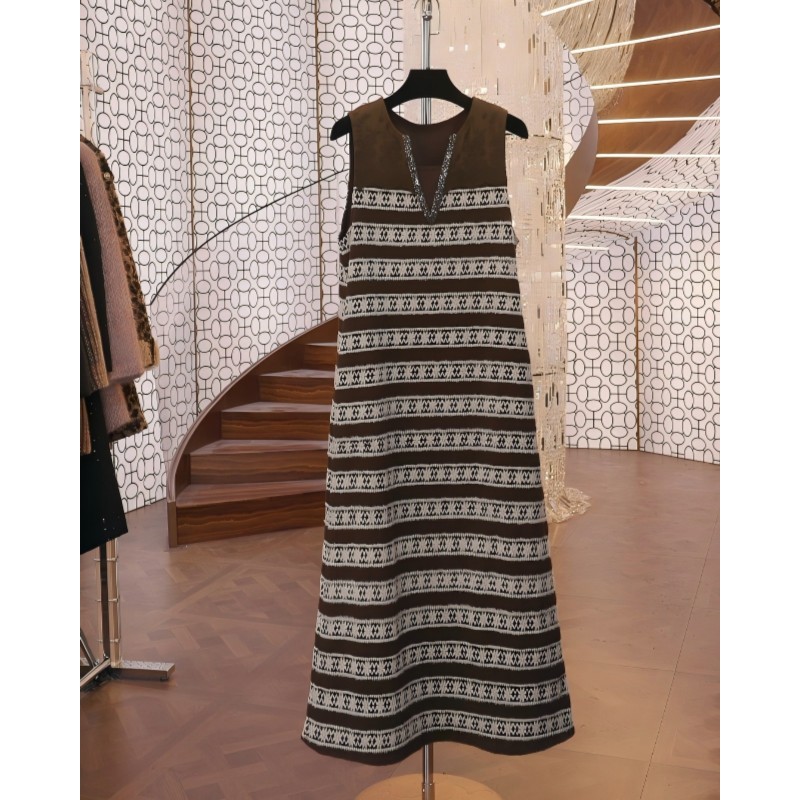 2025秋冬新款气质宽松连衣裙气质显瘦减龄中长款保暖内搭