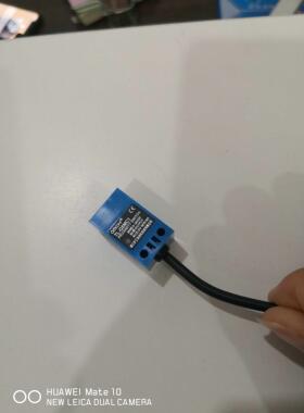 沪工 TL-Q5MC1 C2 F1 F2 D1 D2  3线2线 npn pnp 常开 常闭 24v