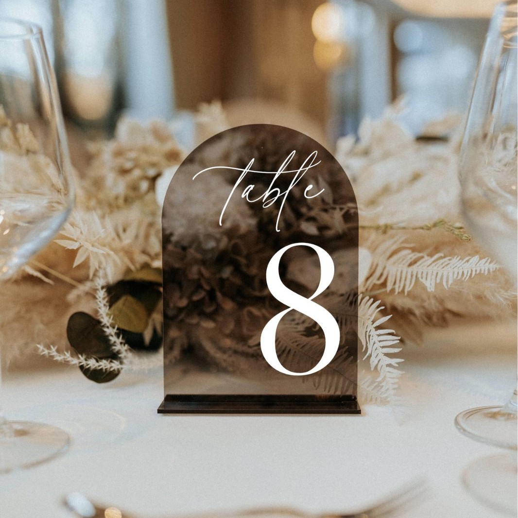 爆款亚克力婚礼桌面牌号白色台卡号码展示牌丝印婚礼装饰桌摆