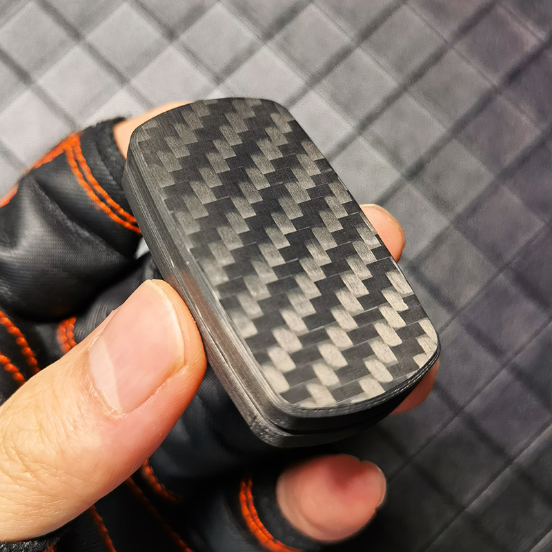 工厂碳纤维磁力解压玩具响币推牌