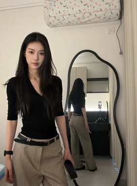 美式辣妹风黑色V领中袖t恤女春夏季内搭打底衫修身收腰七分袖上衣