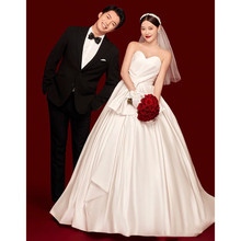 大码轻婚纱遮肚子孕妇结婚新娘法式缎面气质简约抹胸出门纱主婚纱