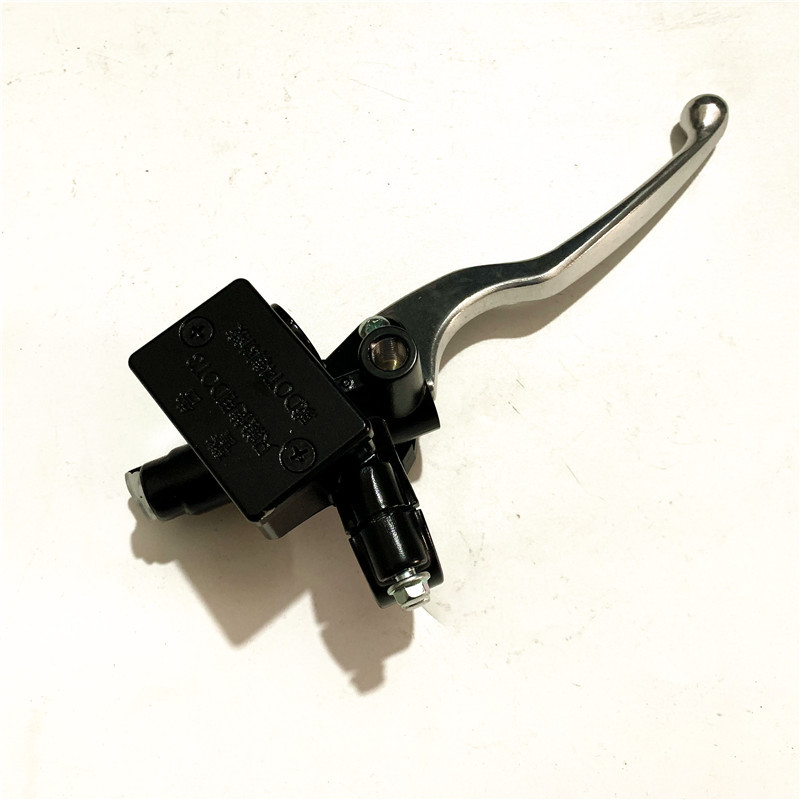 适用铃木UY125优友UU125T-2乐至QS110T 丽至UR110T碟刹泵制动上泵