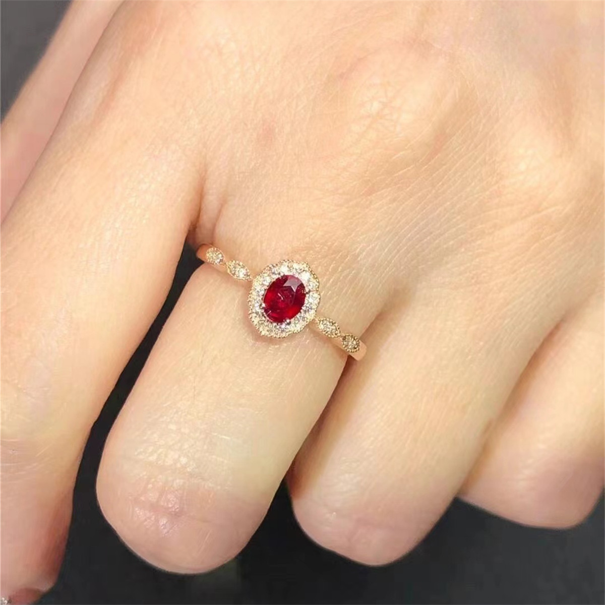 18k玫瑰金天然鸽血红宝石椭圆型复古皇冠女王戒指 黄金镶钻指环