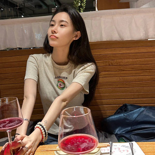 设计感辣妹修身 t恤女夏季 2025新款 显瘦短款 美式 新品 复古正肩短袖