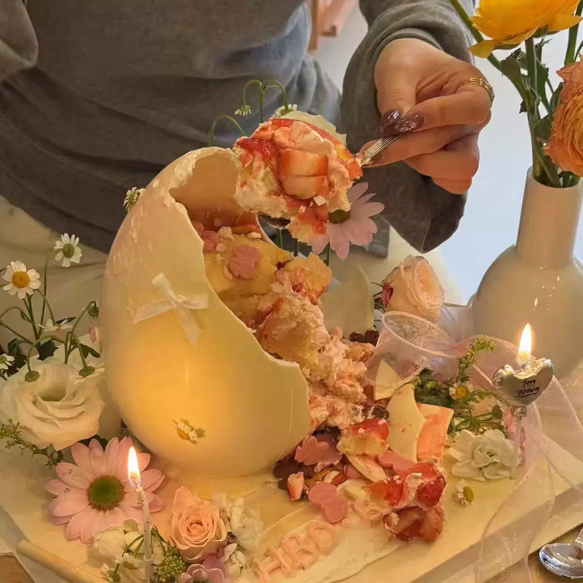 可食用巧克力蛋糕空心蛋壳蛋糕装饰摆件西点甜品立体蛋生日插件