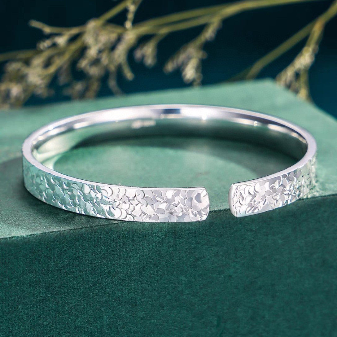 开口碎冰冰手镯 20 25 30克手镯  换款的  克数参考 圈口参考