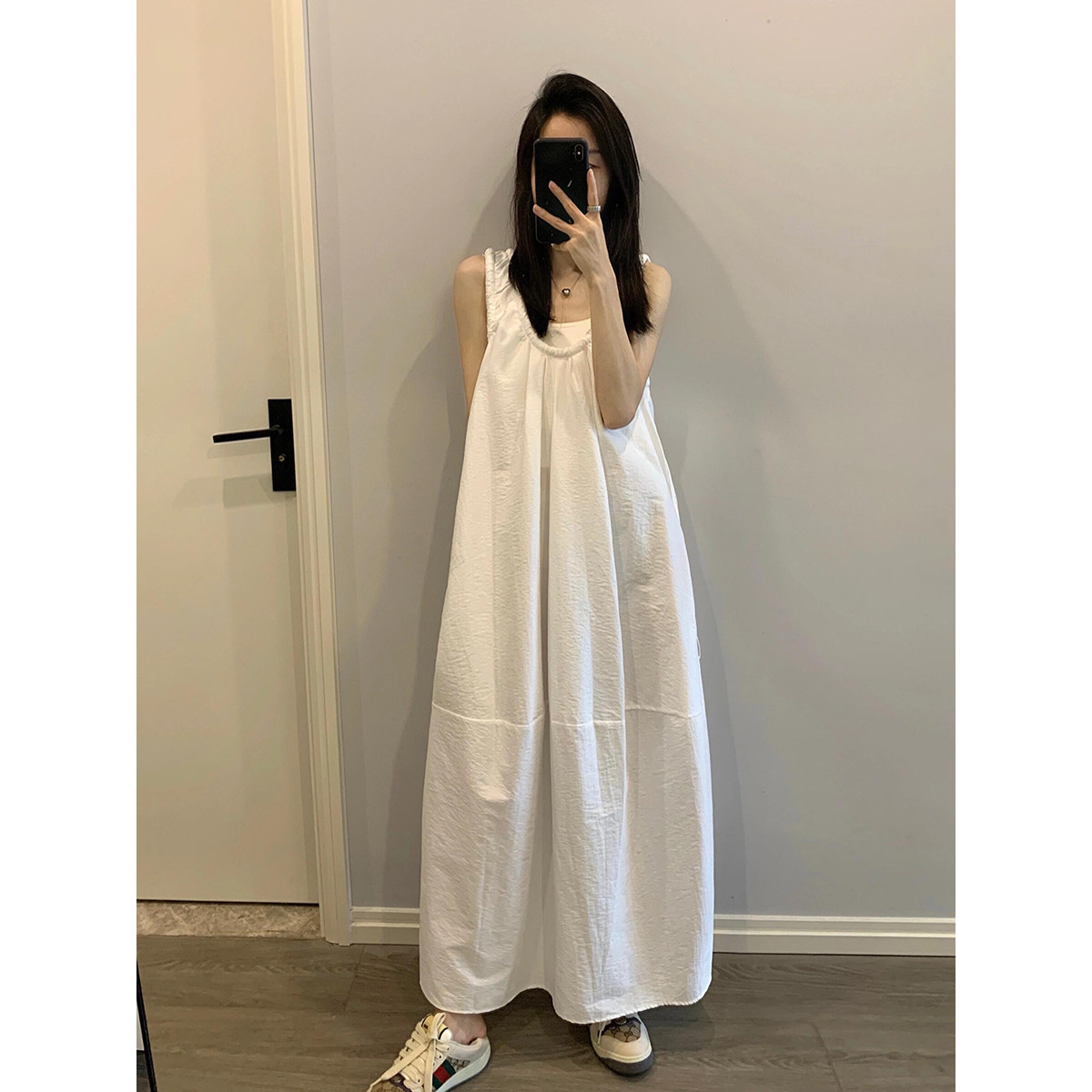 高货速发法式复古极简高级感露背无袖连衣裙女夏季设计款小众宽松